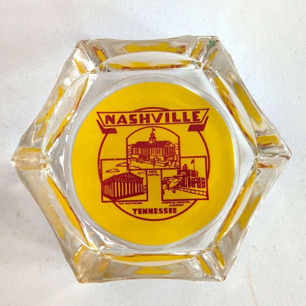 Vintage Nashville 6 pointed 4" ashtray.